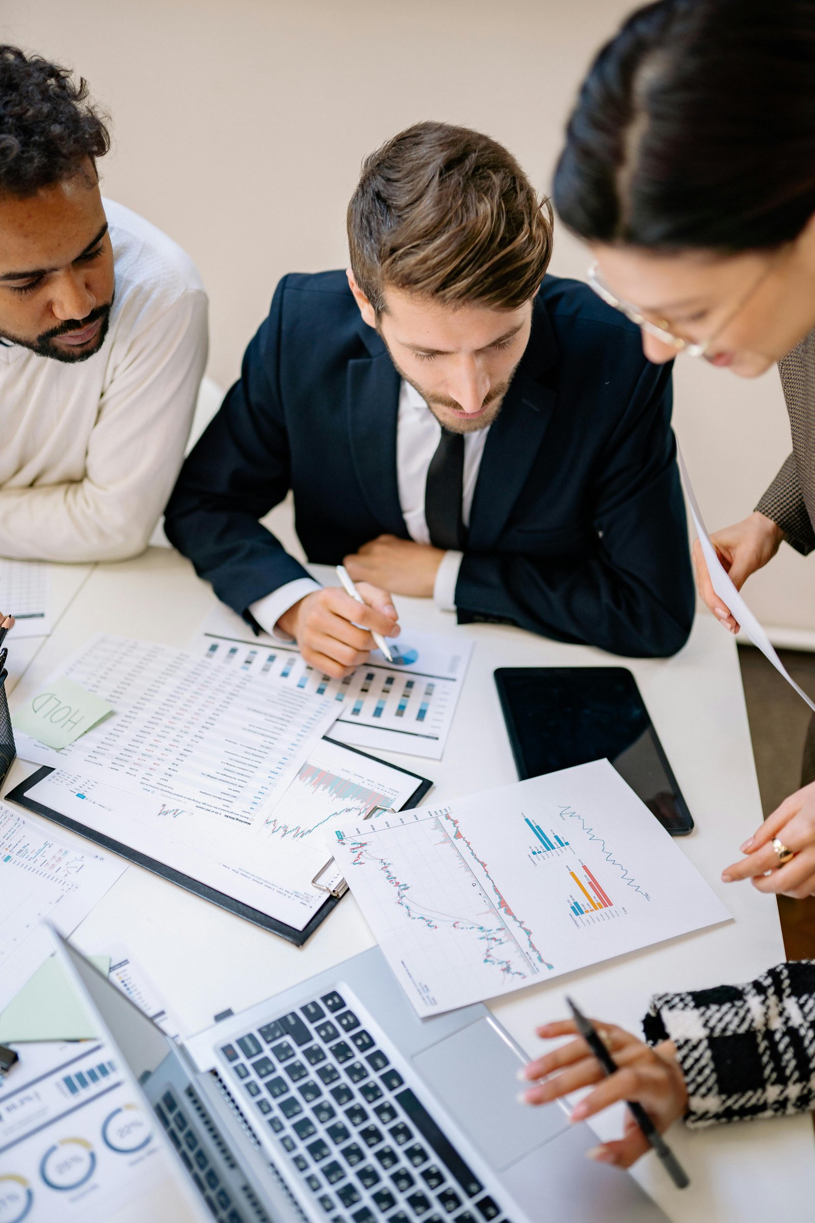 Dashboards Don’t Manage Companies — Decisions Do